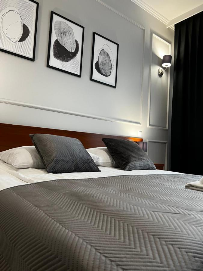 Nad Stara Nida *** Hotel Pinczow Luaran gambar