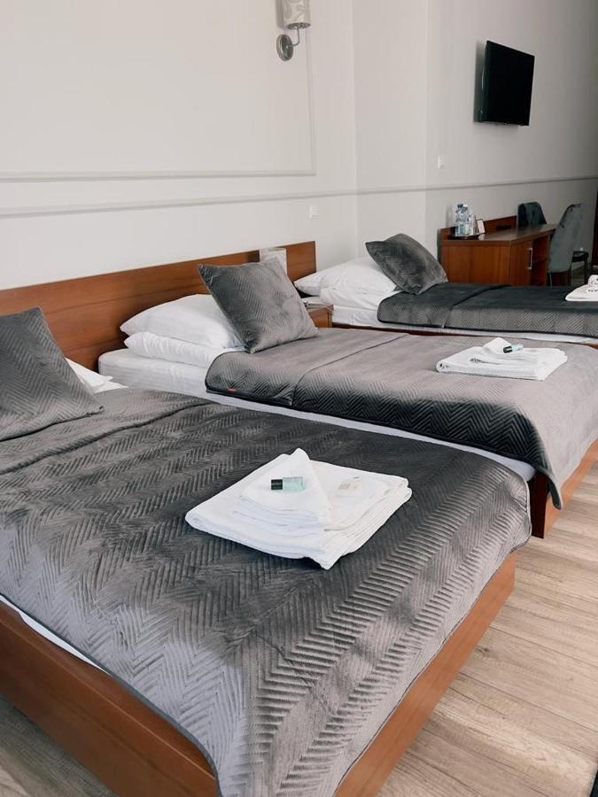 Nad Stara Nida *** Hotel Pinczow Luaran gambar