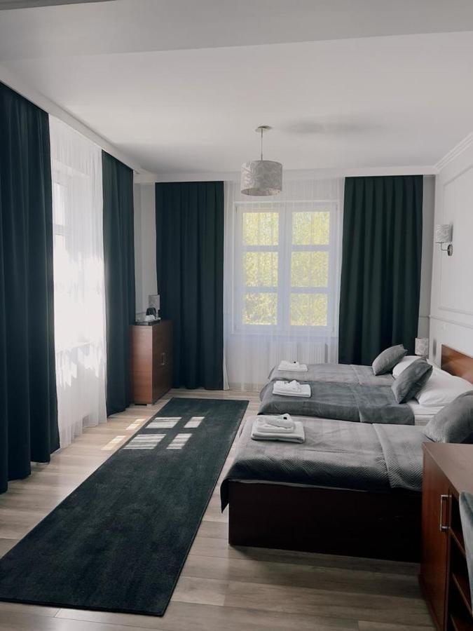 Nad Stara Nida *** Hotel Pinczow Luaran gambar