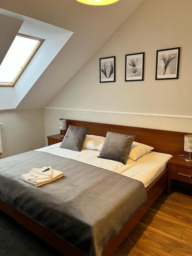 Nad Stara Nida *** Hotel Pinczow Luaran gambar