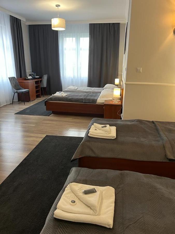 Nad Stara Nida *** Hotel Pinczow Luaran gambar