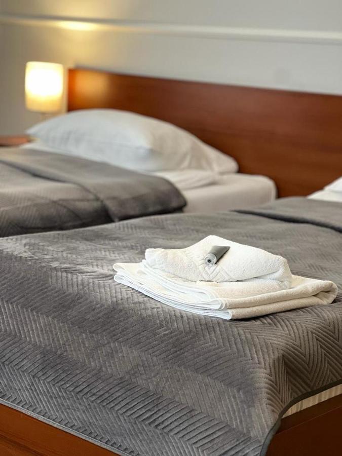 Nad Stara Nida *** Hotel Pinczow Luaran gambar