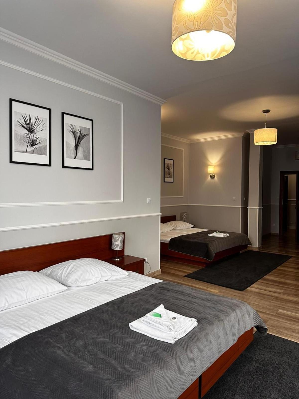 Nad Stara Nida *** Hotel Pinczow Luaran gambar