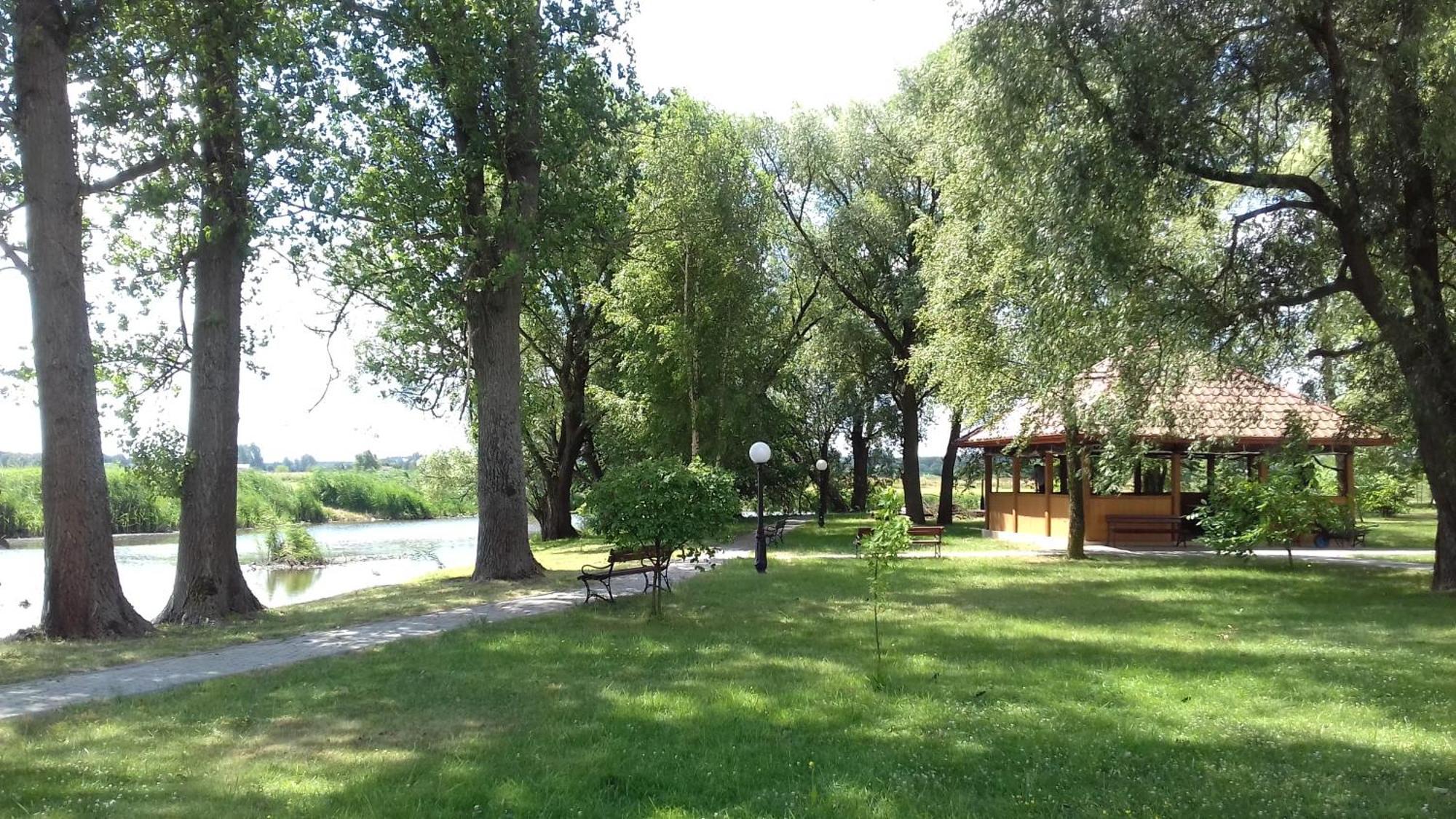 Nad Stara Nida *** Hotel Pinczow Luaran gambar